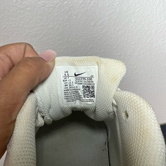 Nike Woman’s Ebernon Low White Sneakers - Picture 6 of 6